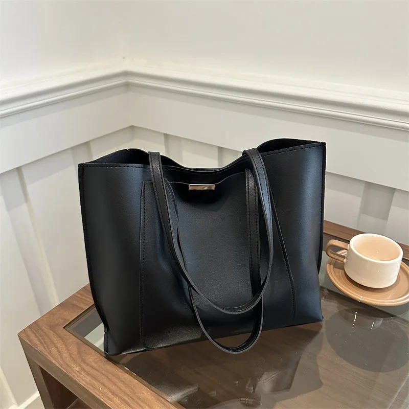 New large-capacity shoulder bag, trendy tote bag, new retro commuter handbag - Image 2